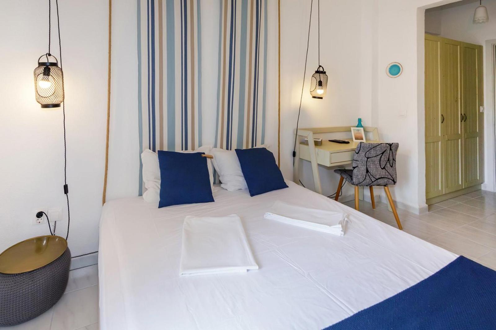 Nikiti Seafront Blue Appartement Buitenkant foto
