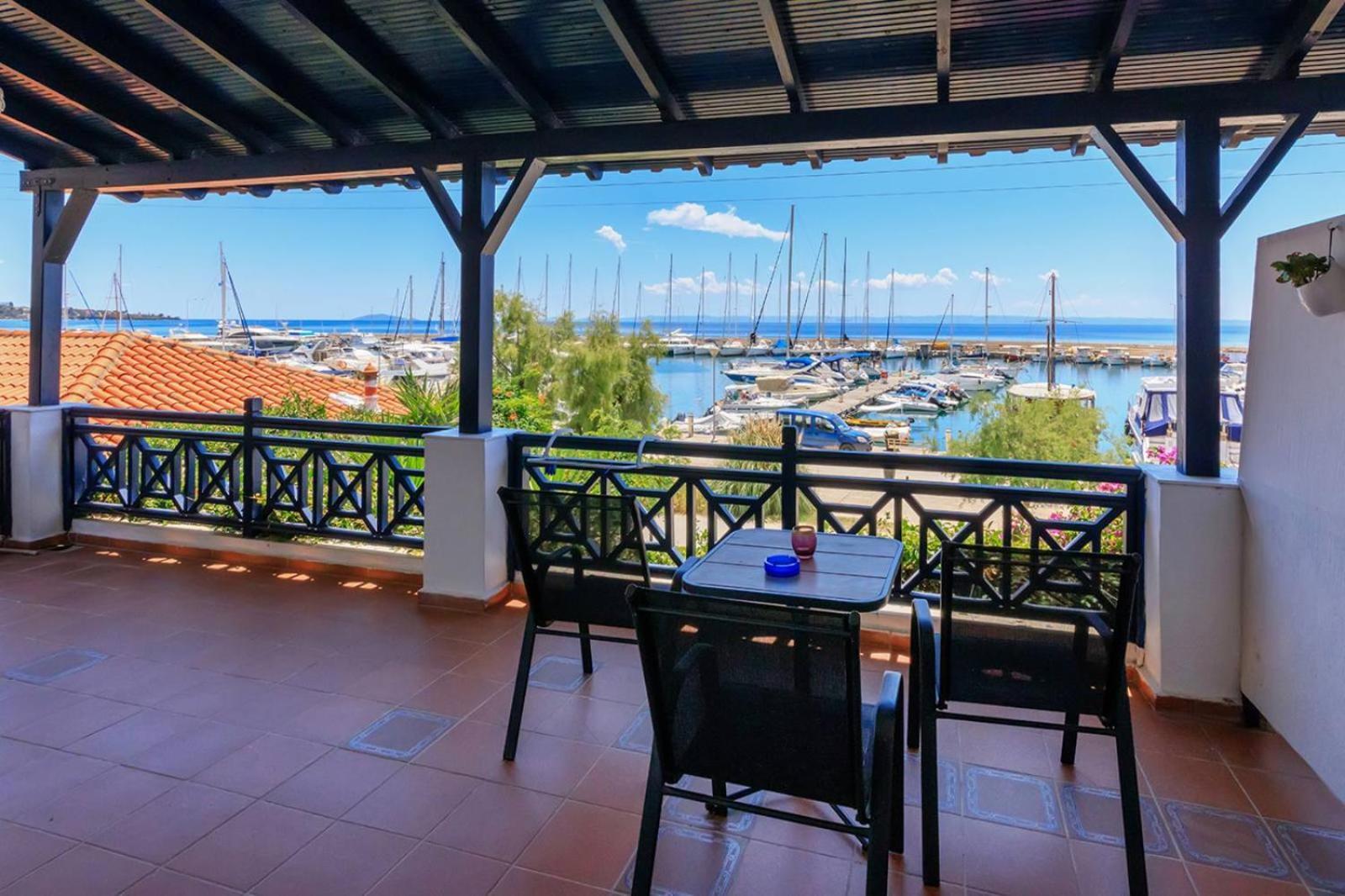 Nikiti Seafront Blue Appartement Buitenkant foto